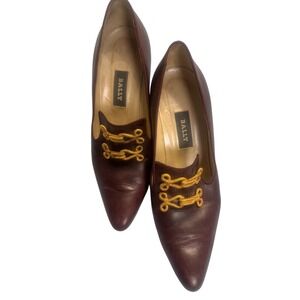 Bally Pointed Toe Heels Burgundy Leather Gold Ornament Made in Italy‎